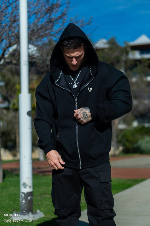INITIAL ZIP HOOD - BLACK FT. CREAM