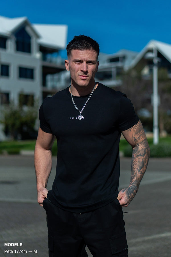 STAPLE FITTED TEE - PITCH BLACK