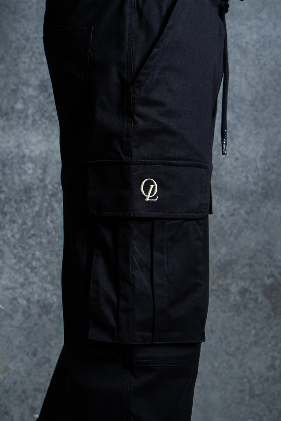 INITIAL CARGOS - BLACK