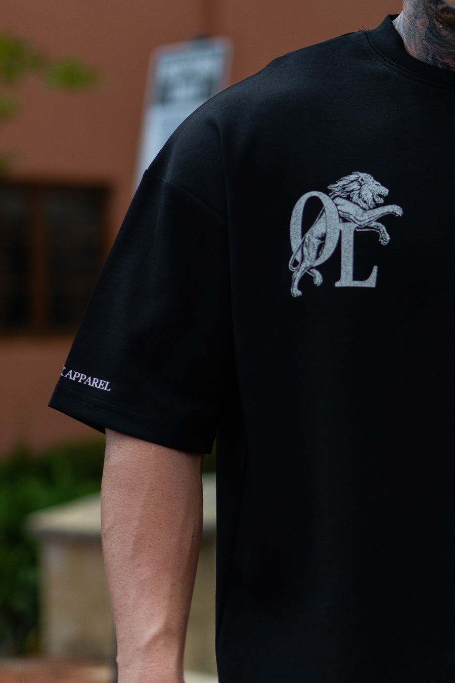 LION HEARTED TEE - PITCH BLACK
