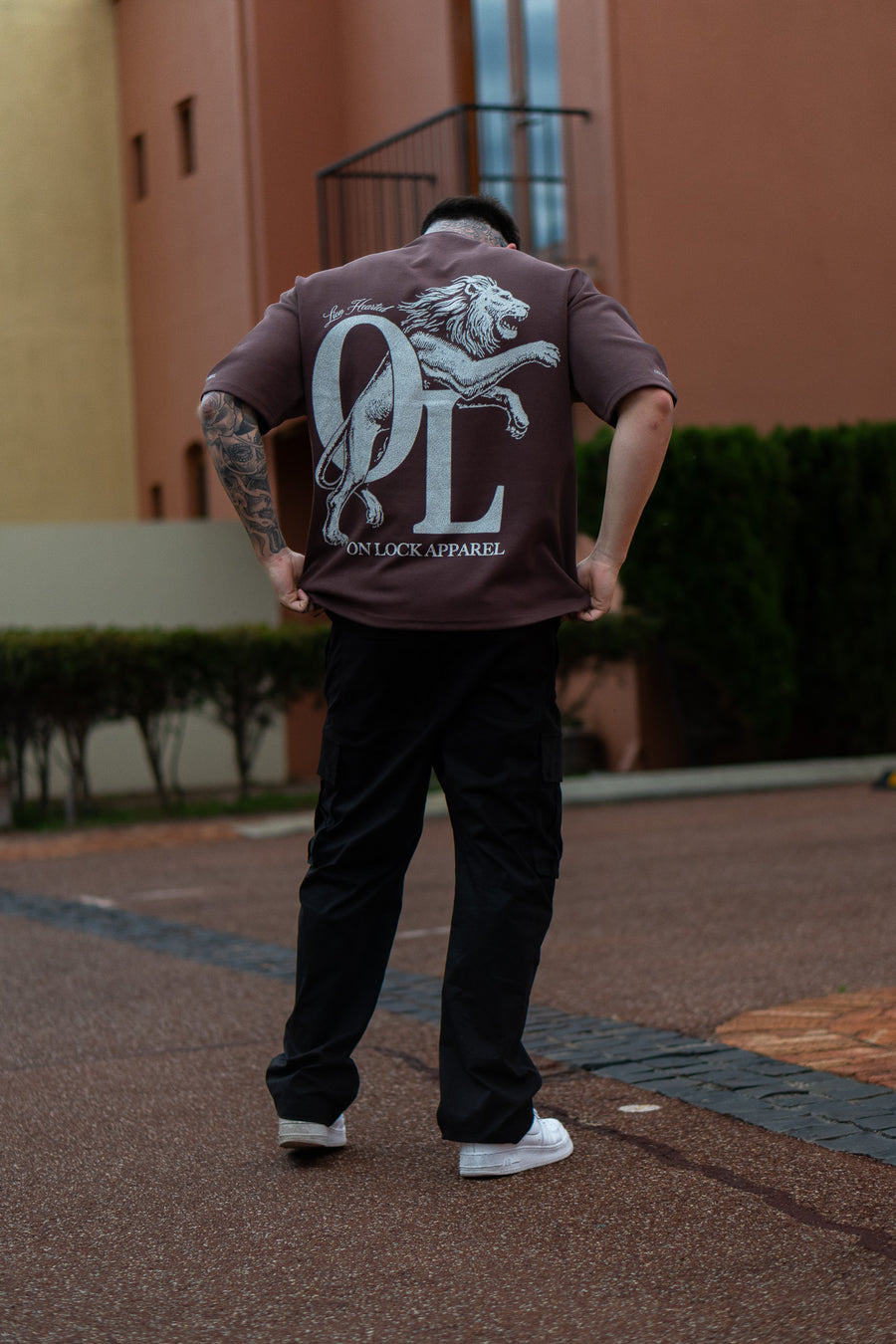 LION HEARTED TEE - CHOCOLATE