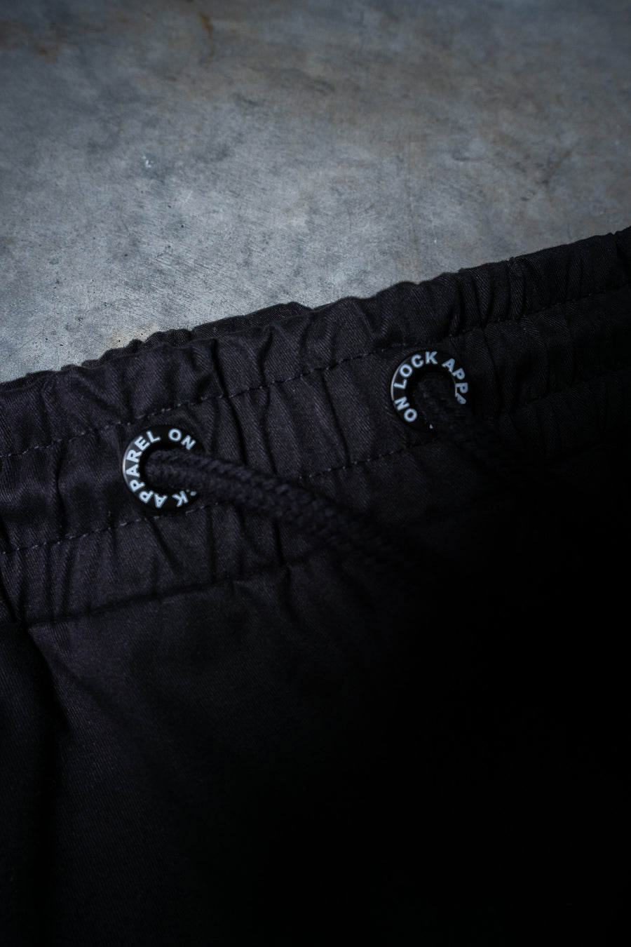 INITIAL CARGO SHORTS - BLACK