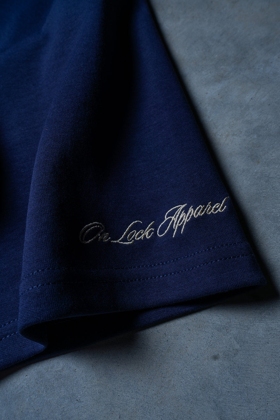 AUTHENTICITY AFFILIATION TEE - MIDNIGHT BLUE