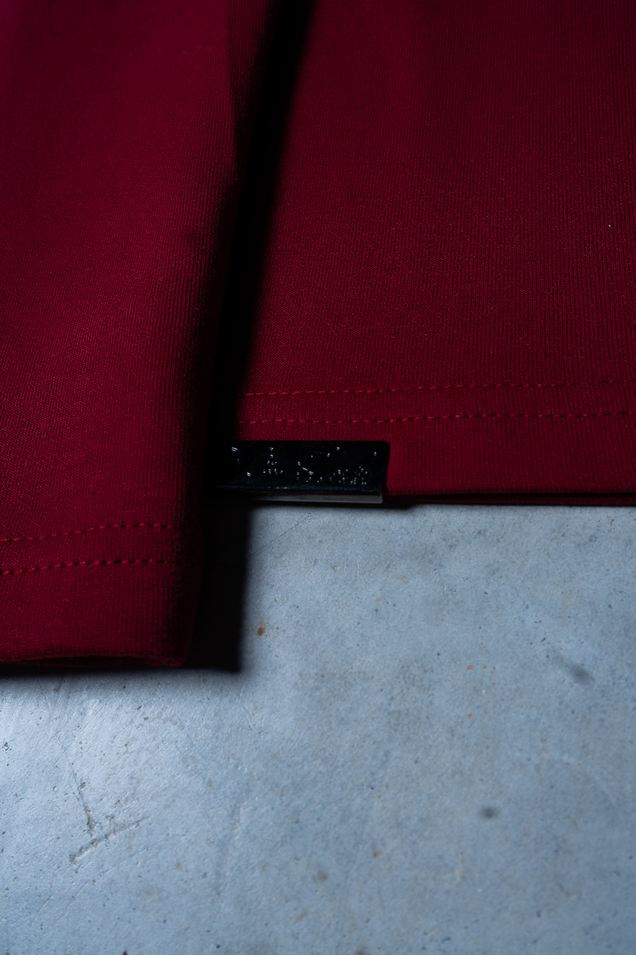 MONOLITH TEE - BLOOD RED