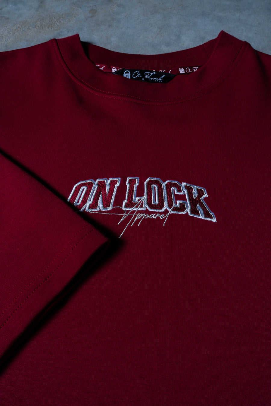 MONOLITH TEE - BLOOD RED