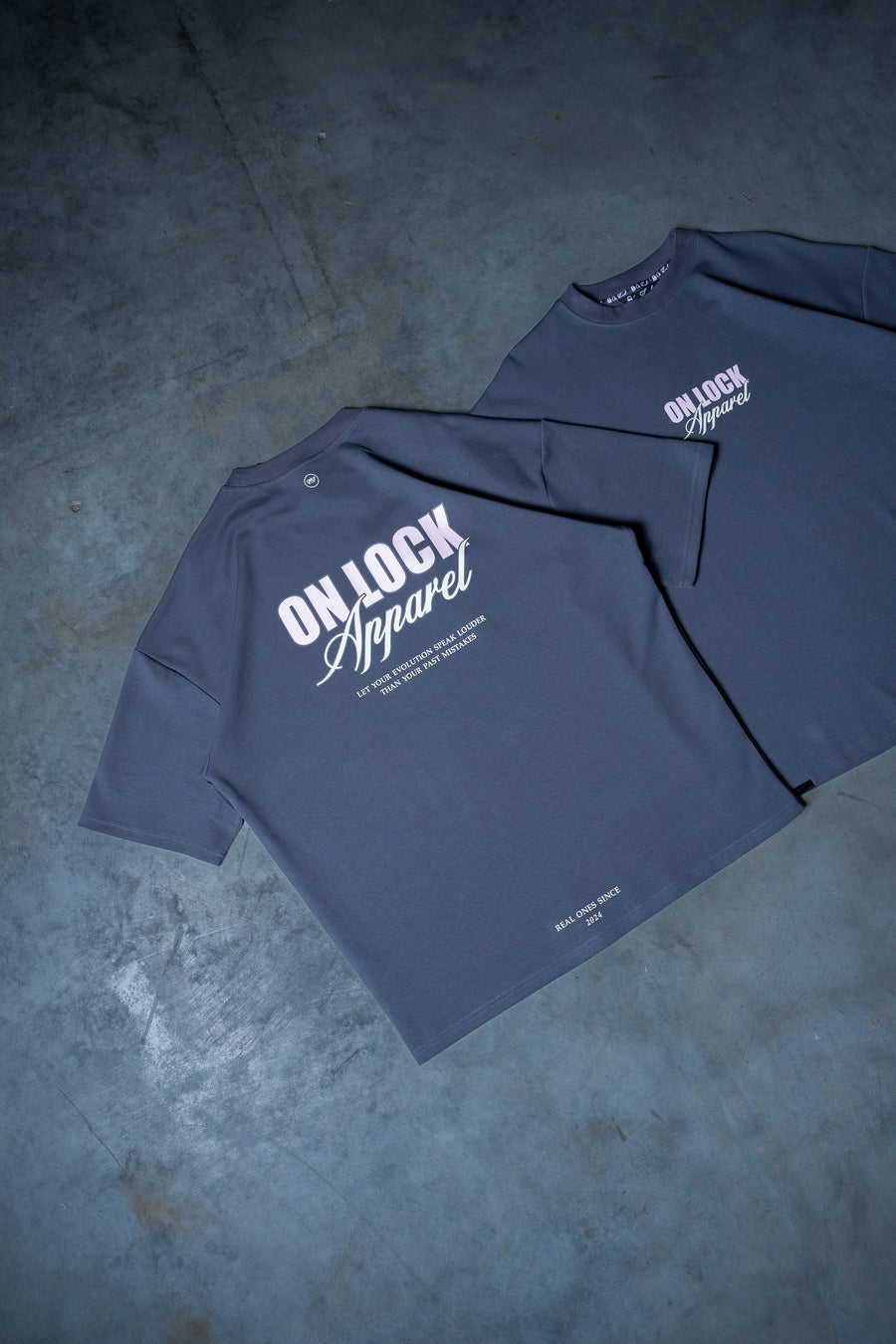 EVOLVE TEE - COAL FT. PINK