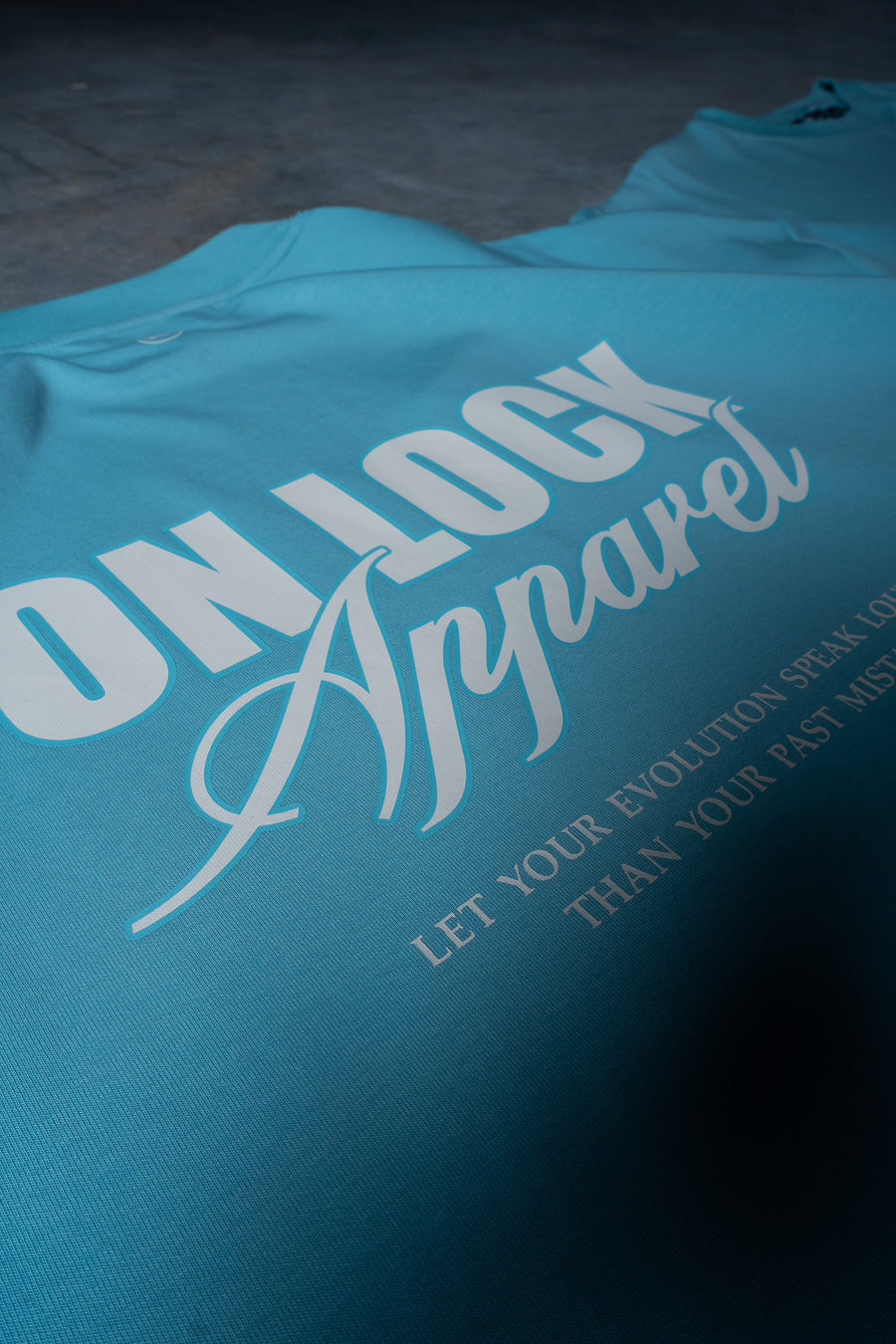 EVOLVE TEE - PISTACHIO BLUE