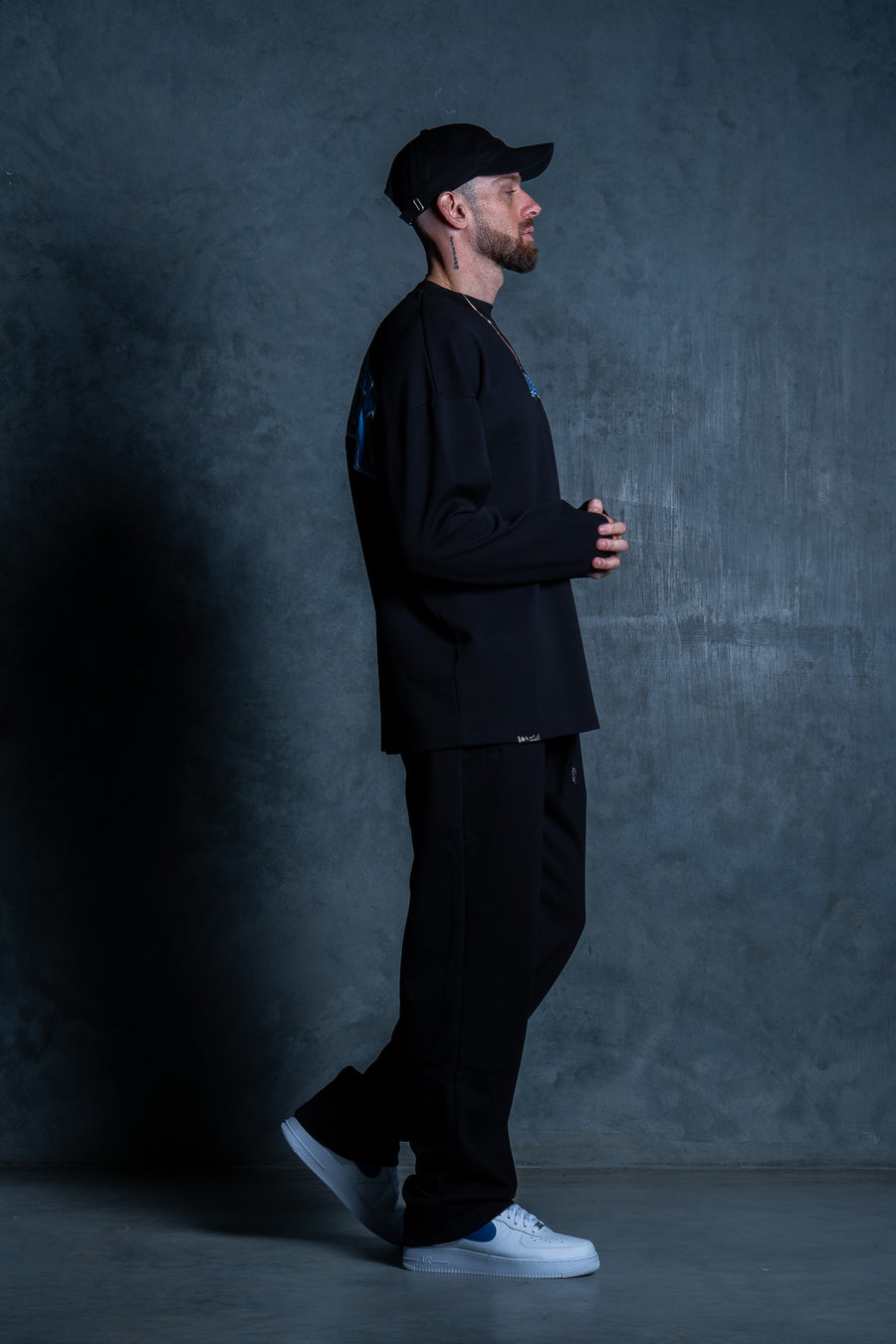 MONOLITH L/S TEE - BLACK FT. ARCTIC BLUE