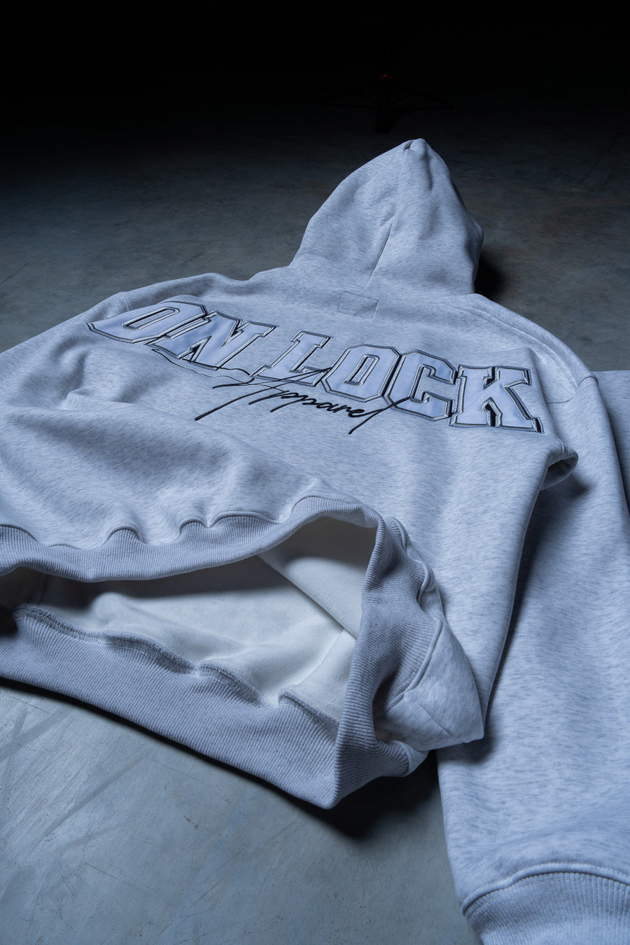 MONOLITH HOODIE - CLOUD GREY