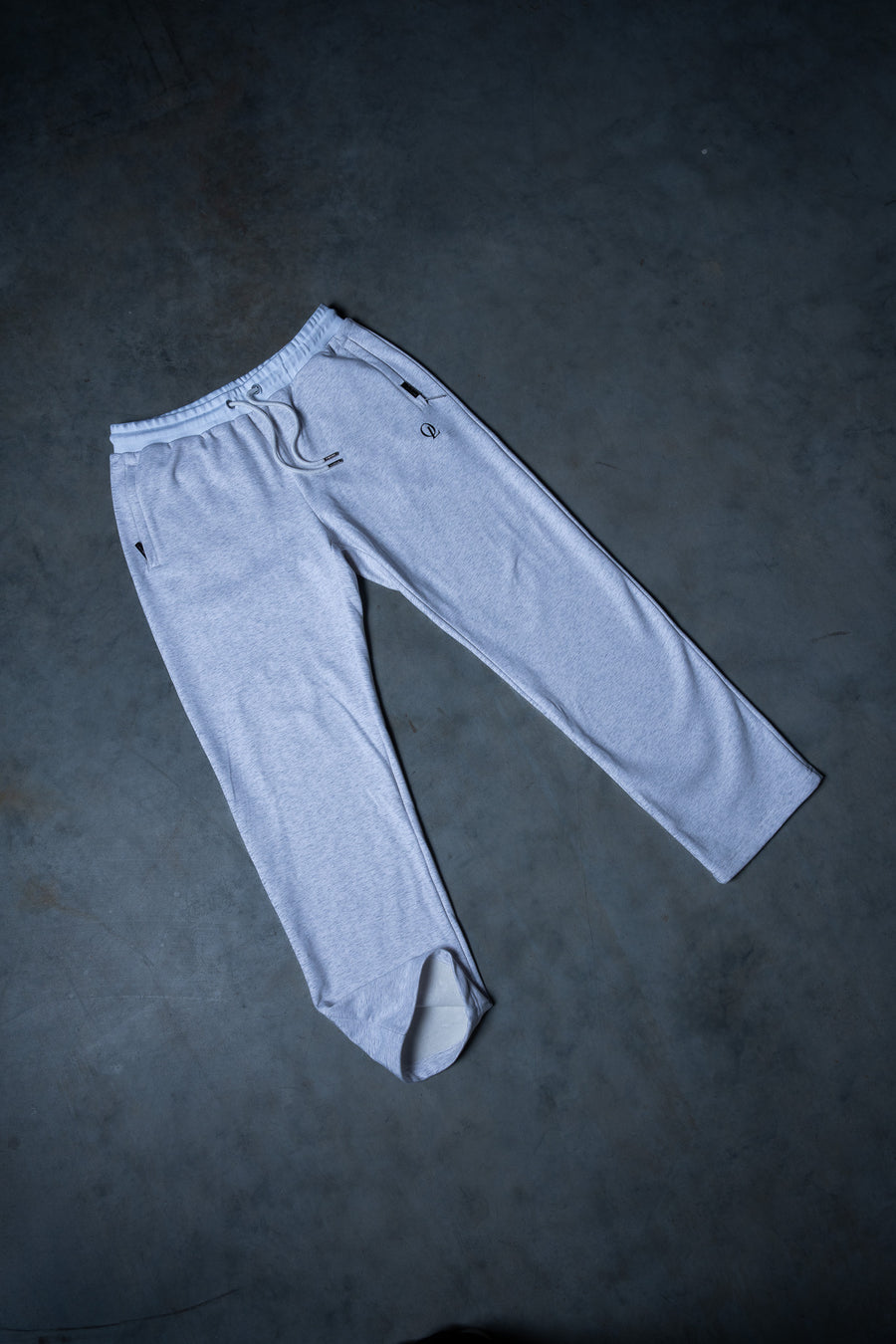 INITIAL SWEATPANTS - CLOUD GREY
