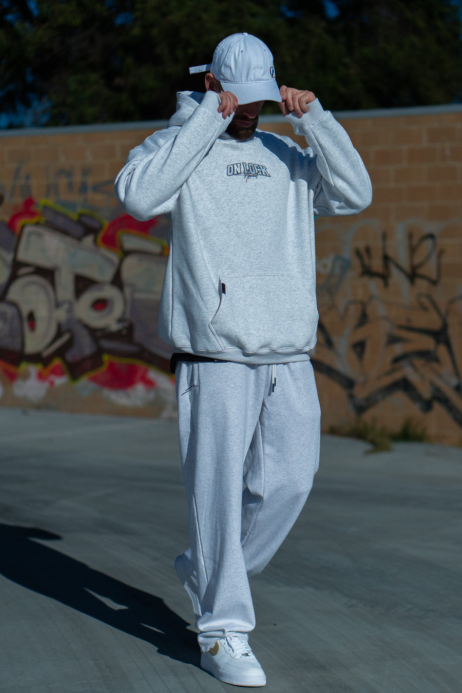MONOLITH HOODIE - CLOUD GREY