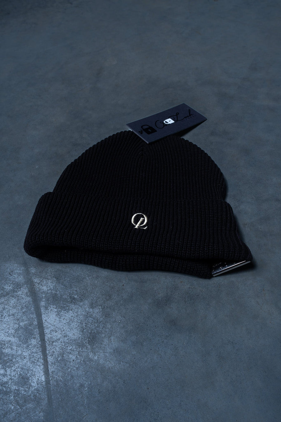 Initial Beanie Black