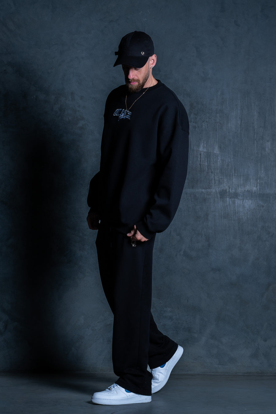 MONOLITH PULLOVER - BLACK ON BLACK