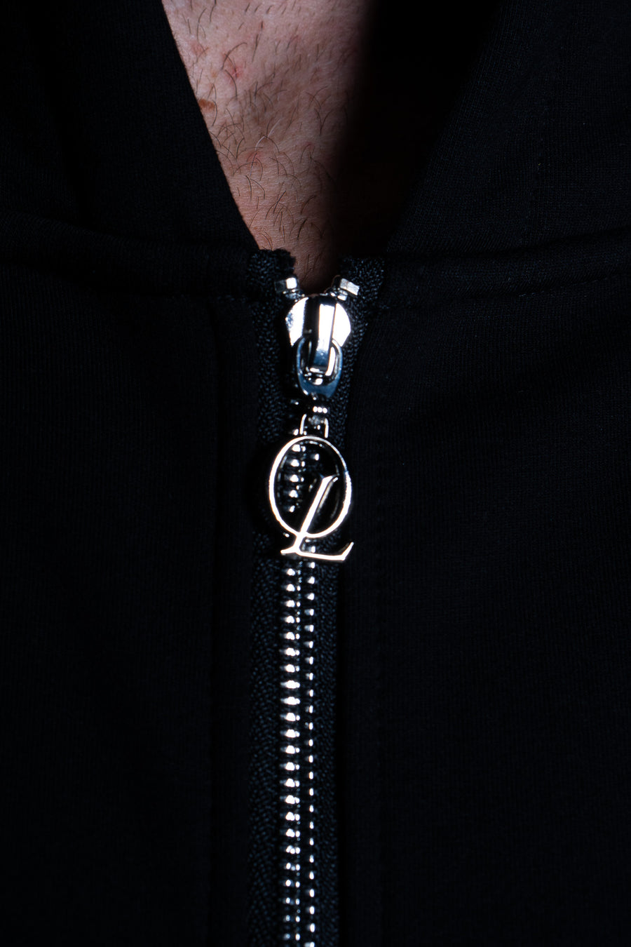 INITIAL ZIP HOOD - BLACK FT. CREAM