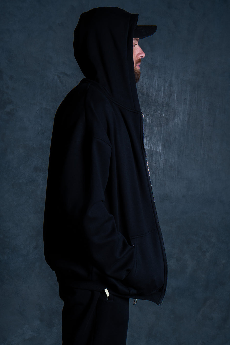 INITIAL ZIP HOOD - BLACK FT. CREAM