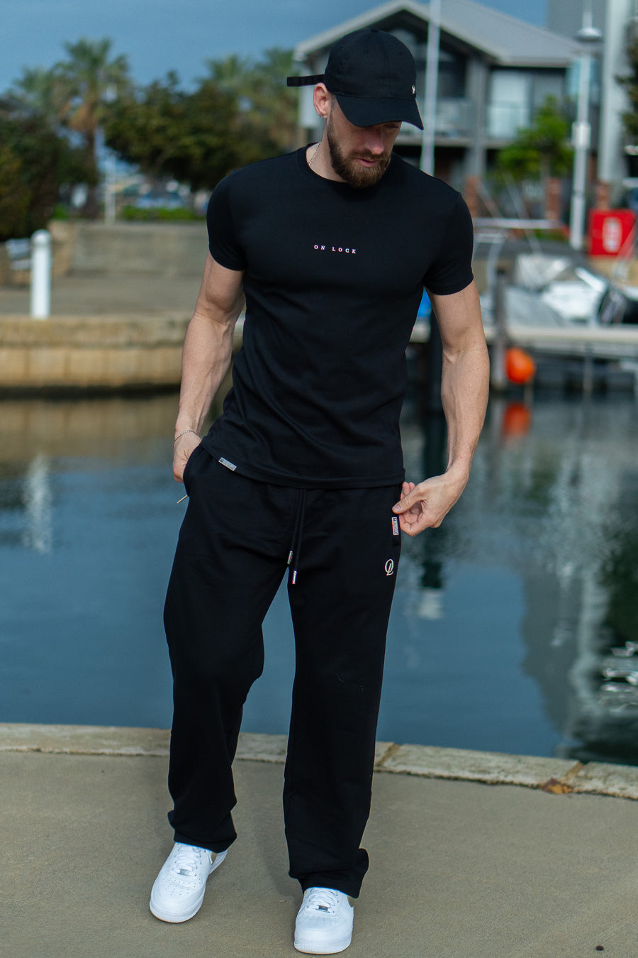 STAPLE FITTED TEE - PITCH BLACK