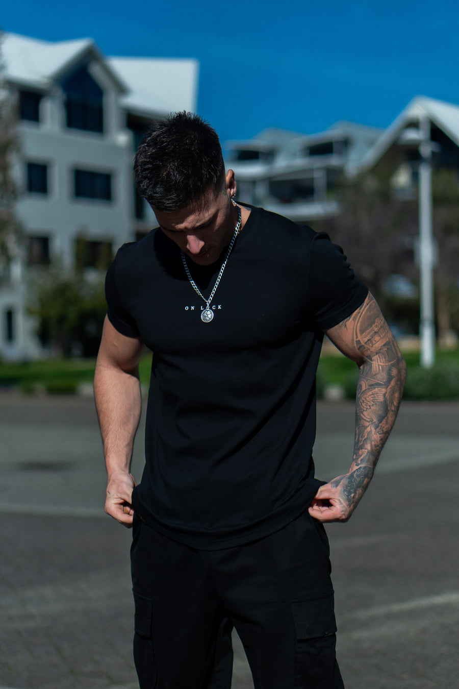 STAPLE FITTED TEE - PITCH BLACK