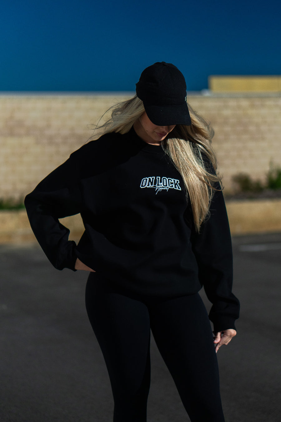 MONOLITH PULLOVER - BLACK ON BLACK