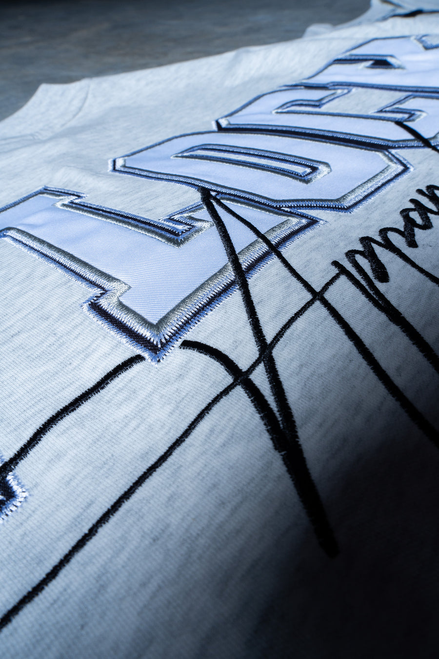 MONOLITH TEE - MARLE GREY