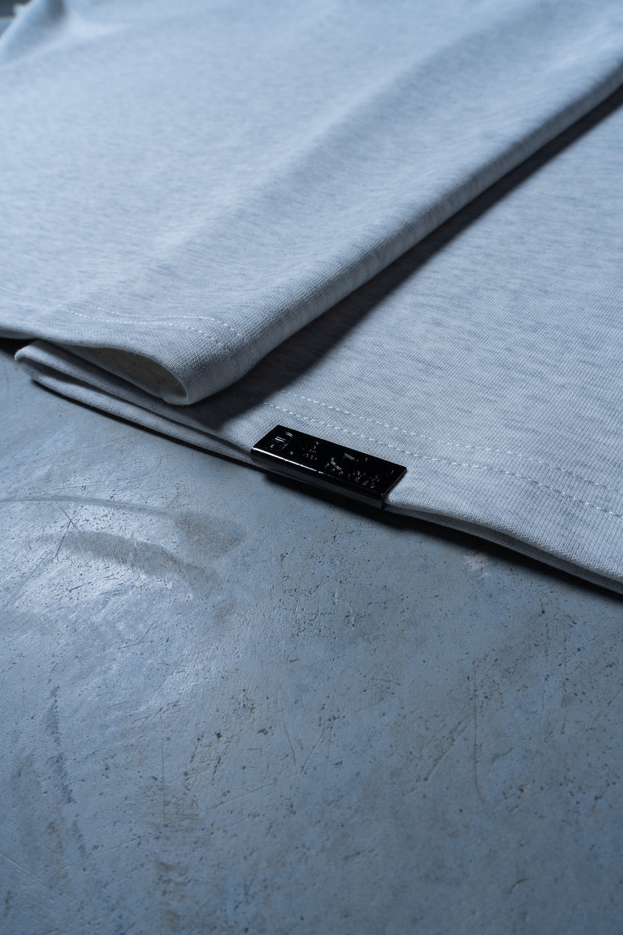 MONOLITH TEE - MARLE GREY