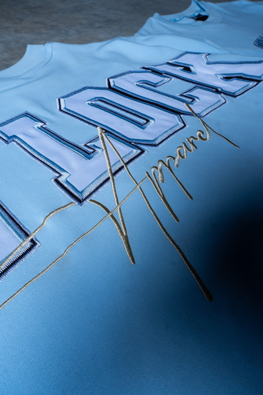 MONOLITH TEE - BABY BLUE