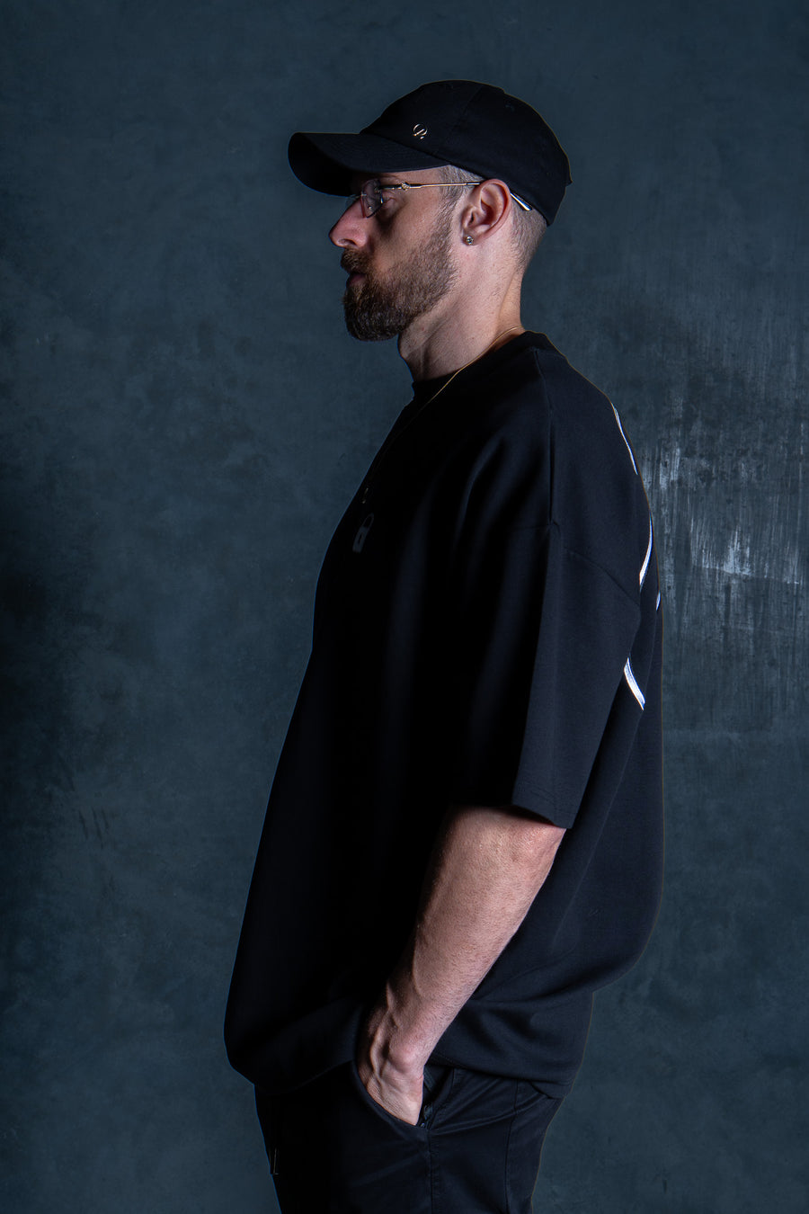 SIGNATURE TEE - BLACK