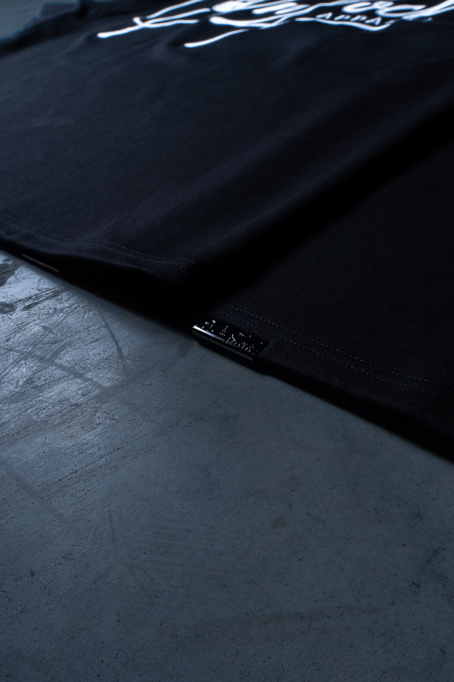 SIGNATURE TEE - BLACK