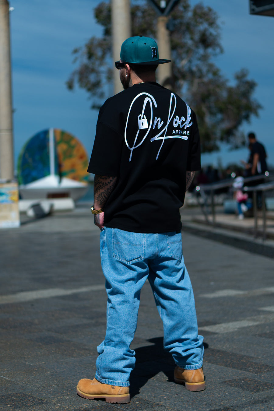 SIGNATURE TEE - BLACK