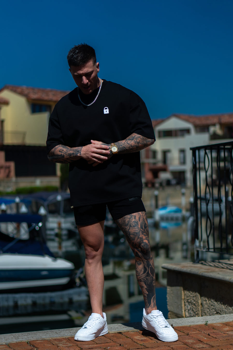 SIGNATURE TEE - BLACK