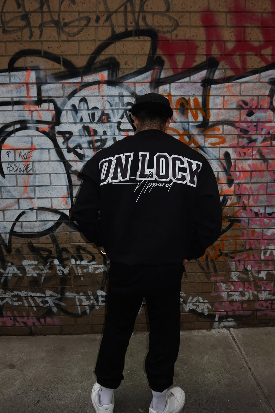 MONOLITH PULLOVER - BLACK ON BLACK
