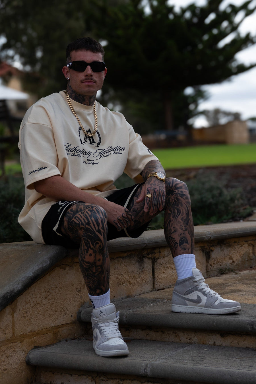 AUTHENTICITY AFFILIATION TEE - CRÈME DE LA CRÈME - On Lock Apparel XS TEES