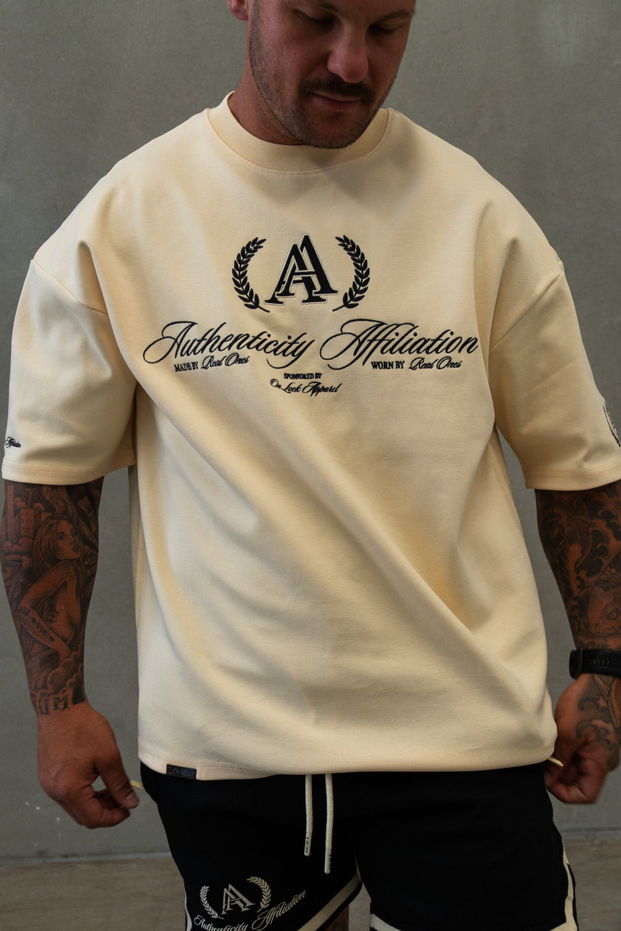 AUTHENTICITY AFFILIATION TEE - CRÈME DE LA CRÈME - On Lock Apparel XS TEES