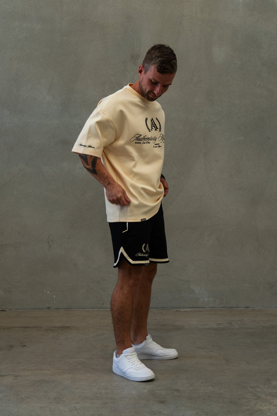 AUTHENTICITY AFFILIATION TEE - CRÈME DE LA CRÈME - On Lock Apparel XS TEES