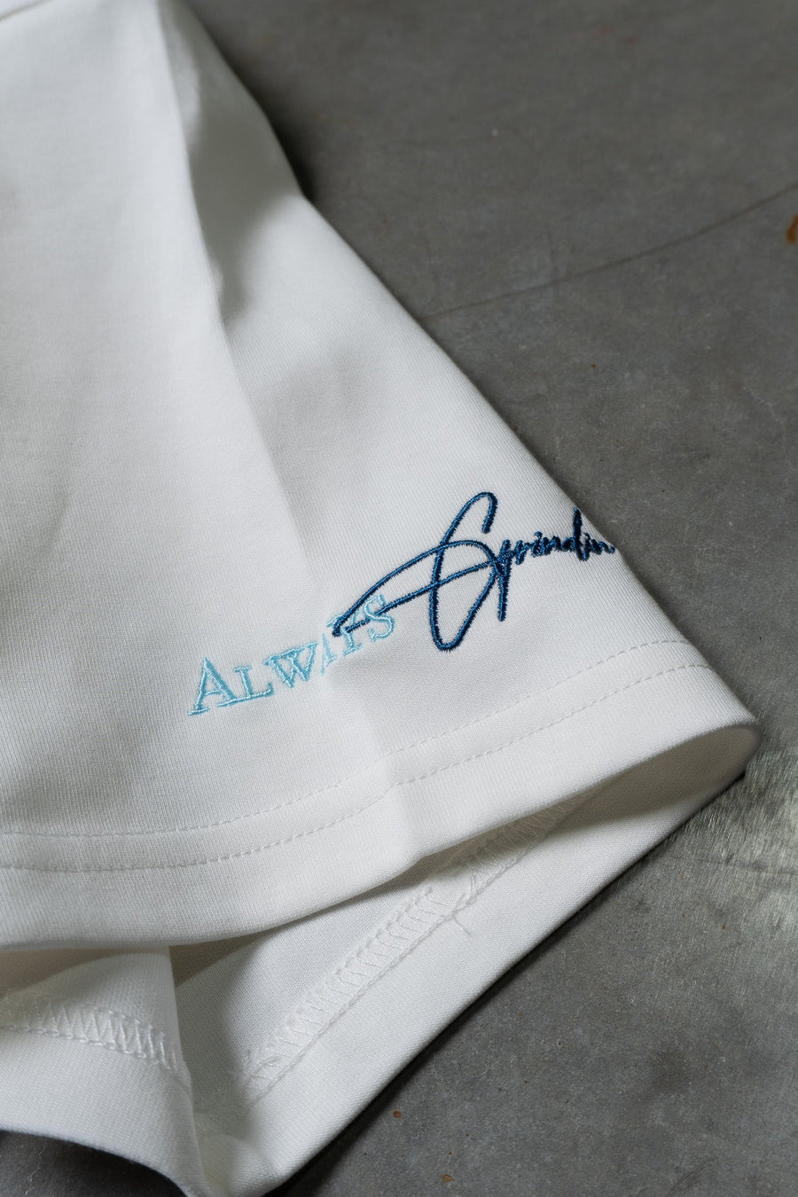 GRATEFUL TEE - SOFT WHITE - TEESOn Lock Apparel