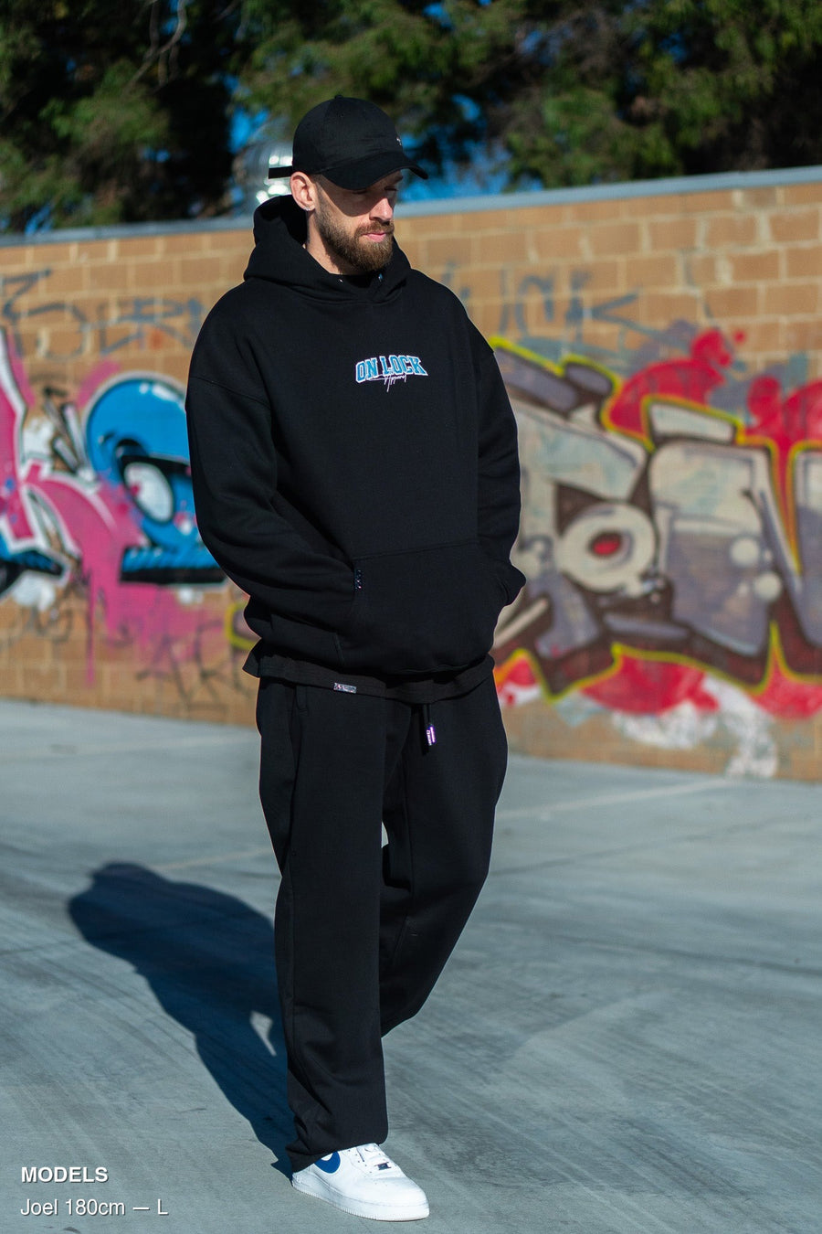 INITIAL SWEATPANTS - BLACK FT. CREAM