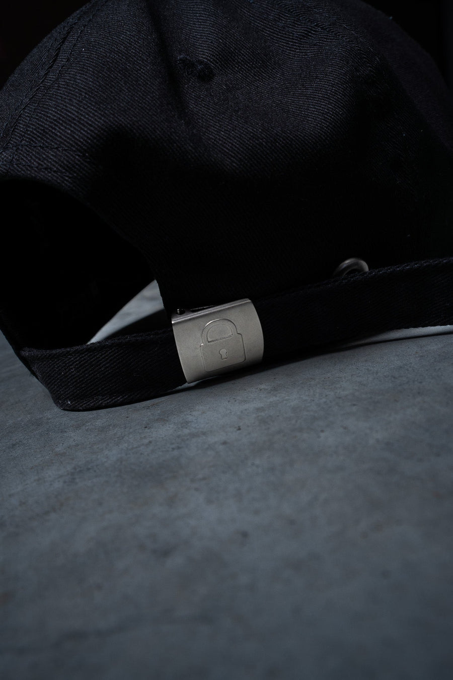 YOUR FREE INITIAL STRAP BACK