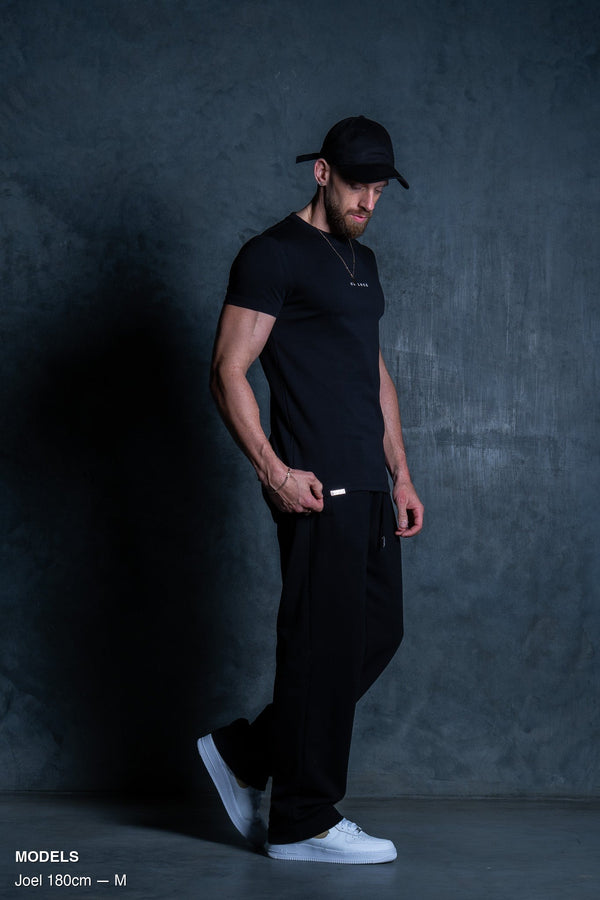 STAPLE FITTED TEE - PITCH BLACK